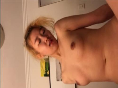 Een student neuken met kleding van hoge kwaliteit